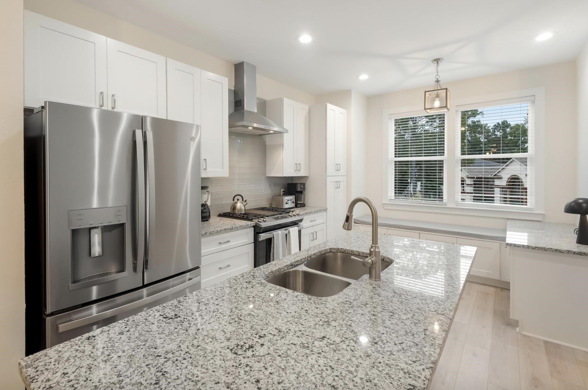 1577 Metropolitan – photo 5
