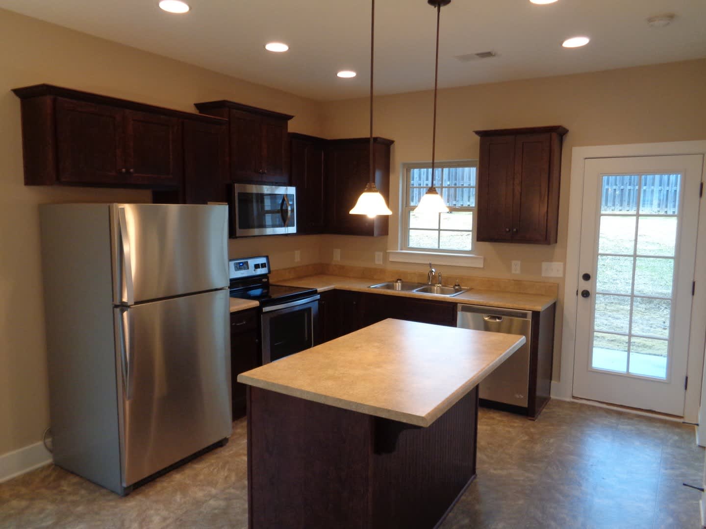 Town home for rent! Available to View with 48 Hour Notice!!! – photo 5