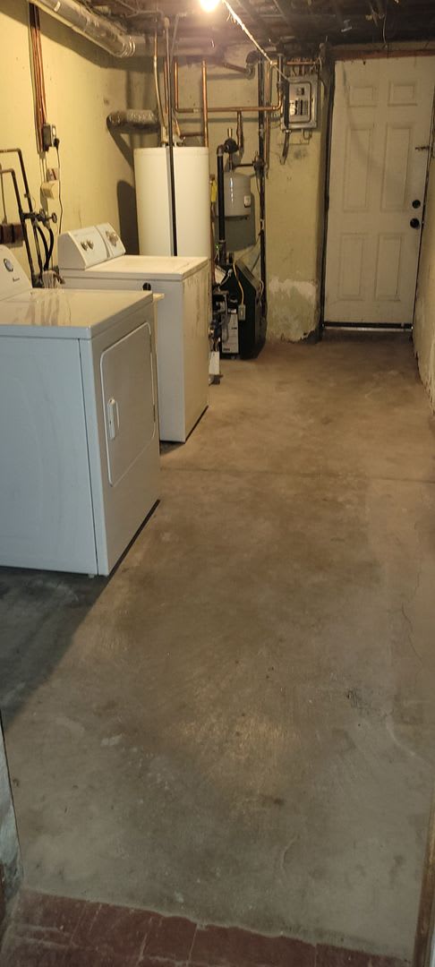 Large Home – photo 2