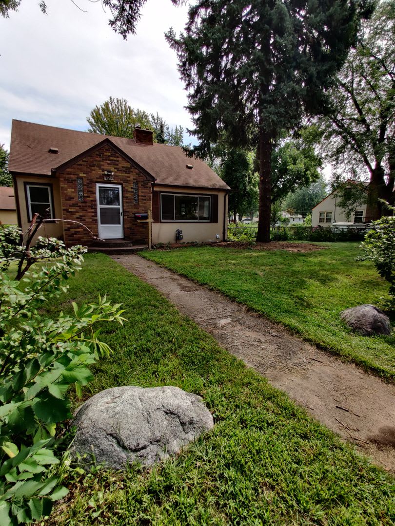 Spacious Home with an INCREDIBLE Yard! – photo 2