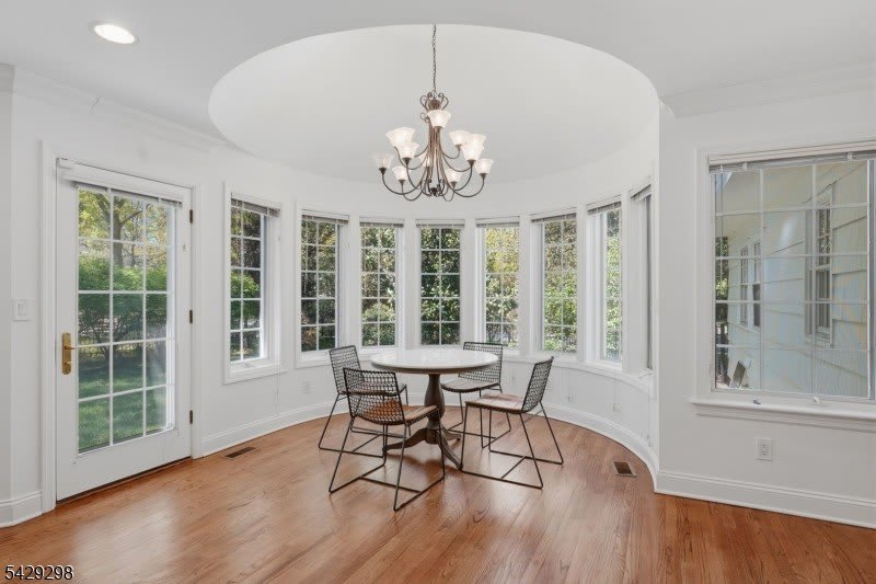 18 Tennyson Dr – photo 4
