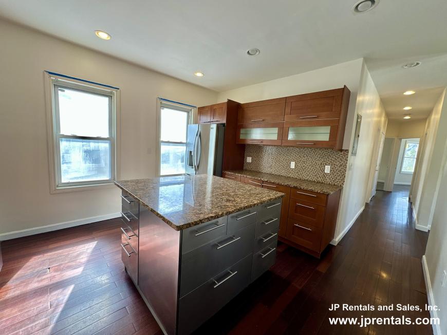 253 Belgrade Ave. – photo 2