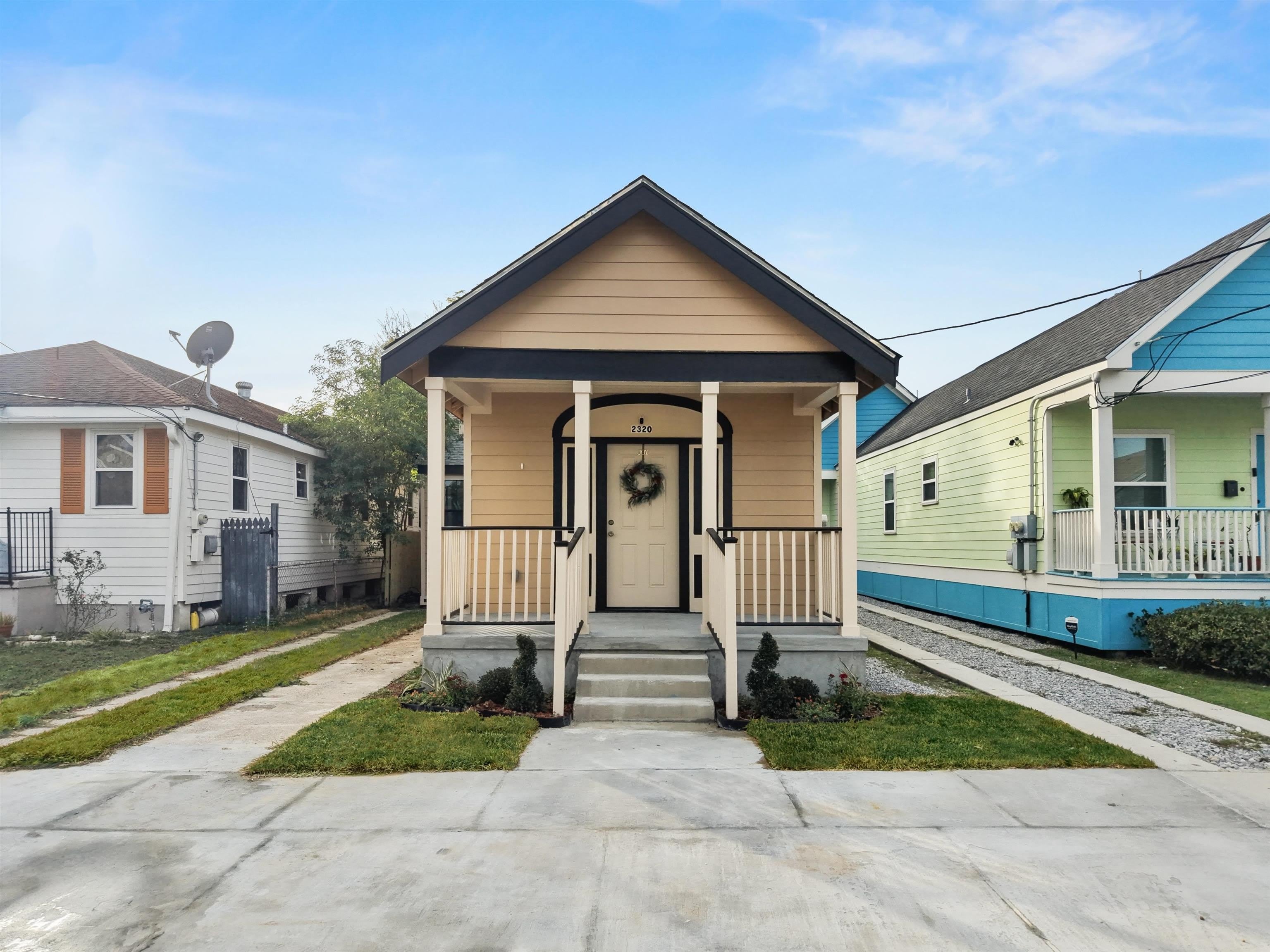 2322 Allen St – photo 1