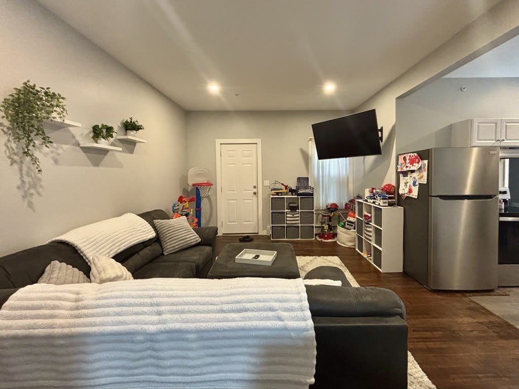 118 Vernon St – photo 3