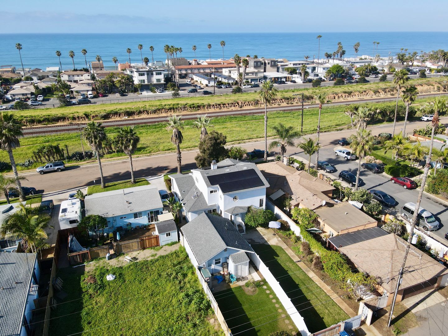 Spacious Beach House in South Oceanside – photo 2
