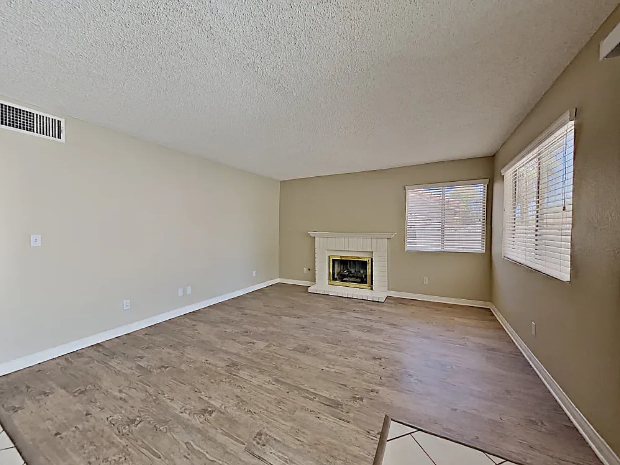 2304 Lone Pine Drive – photo 2