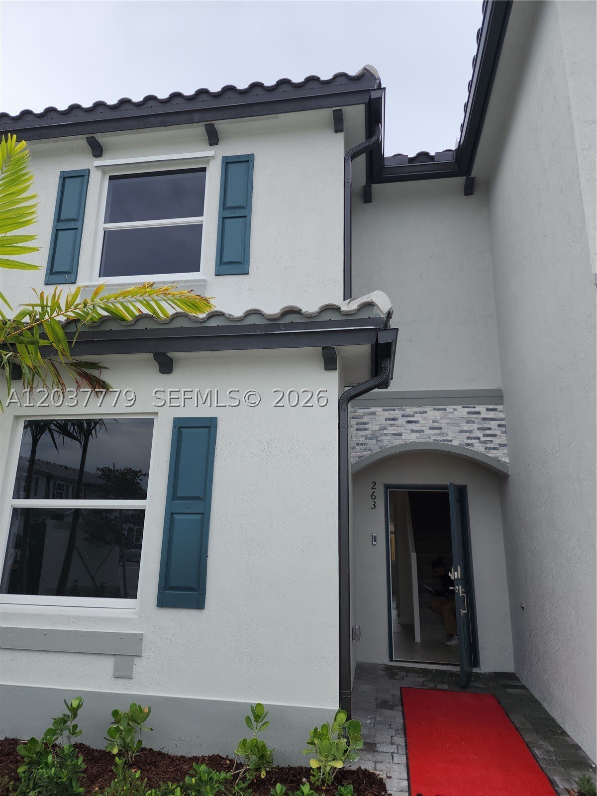263 SE 11th Ct – photo 2