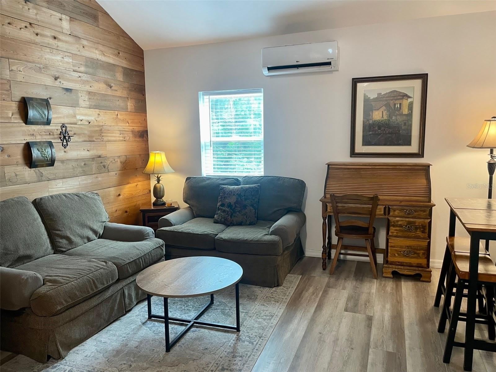 1484 CLEVELAND Street – photo 2