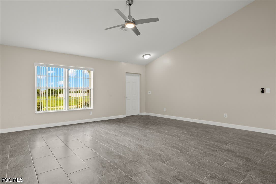 3919 SW 14th Avenue – photo 4