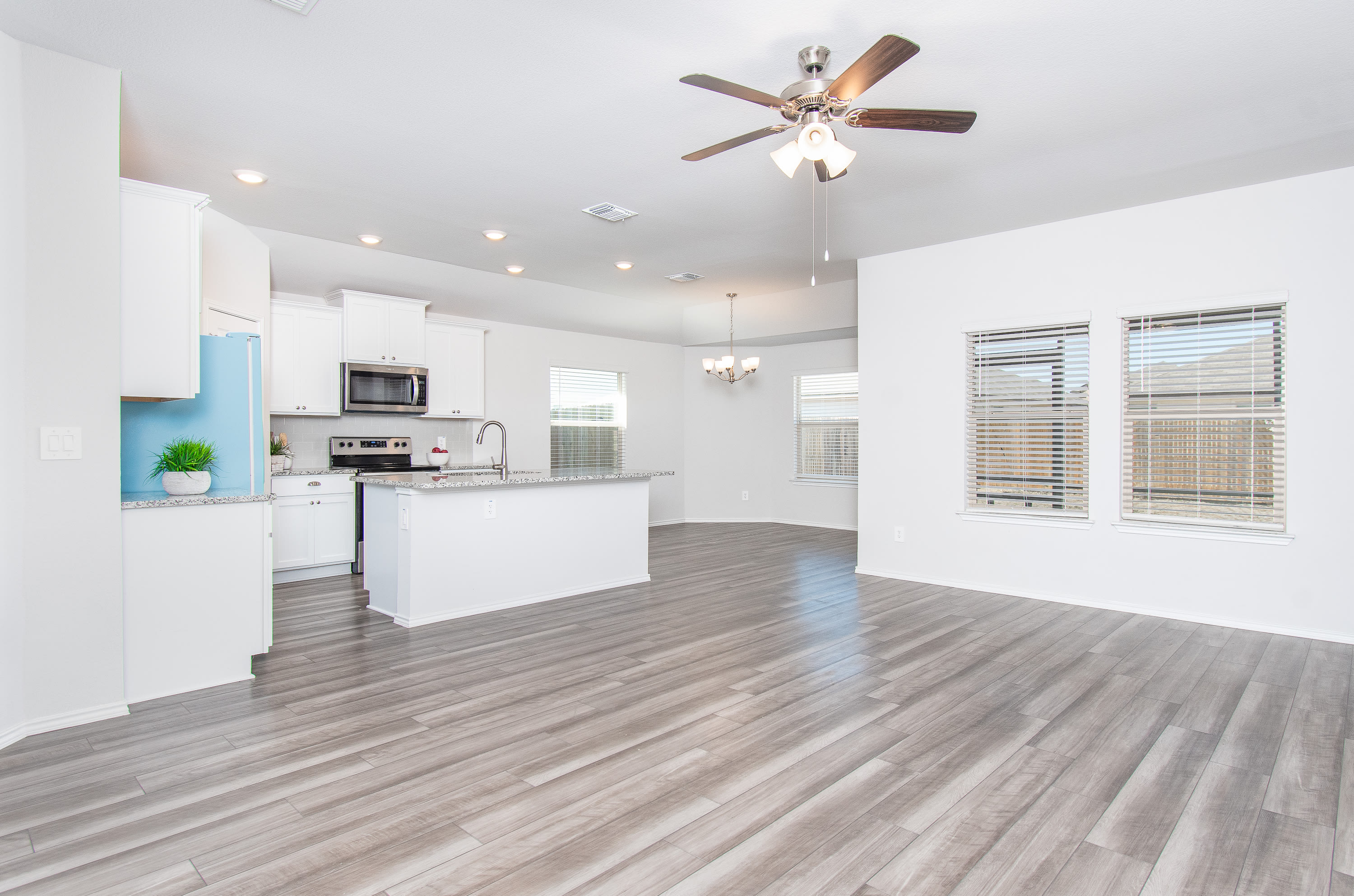 2353 Aylesbury Drive – photo 2