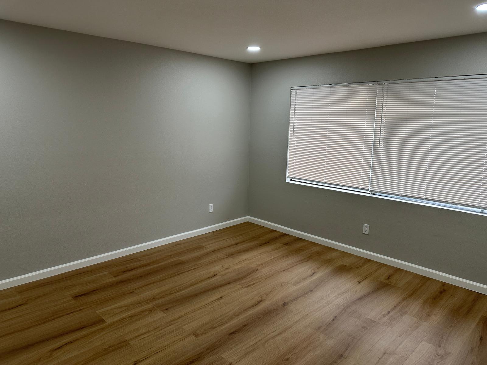 1685 Melrose Ave. – photo 2