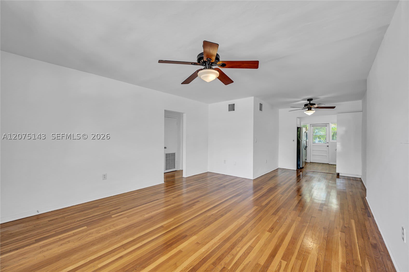 800 W 42Nd St – photo 4