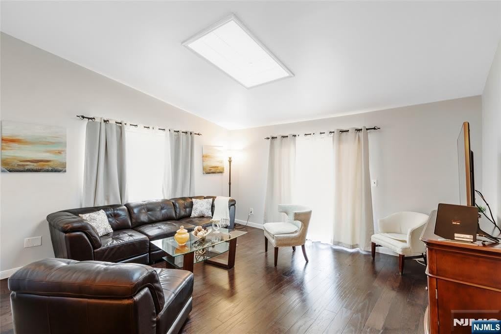 6405 Liberty Avenue – photo 3