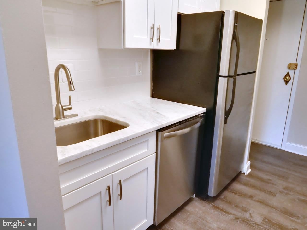 3874 Lyndhurst Drive – photo 4