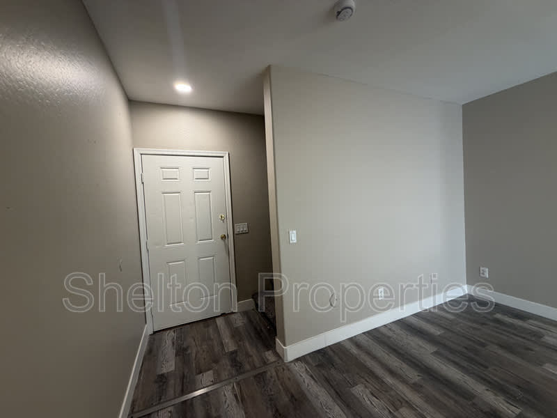 15818 N 25Th St Unit 110 – photo 2