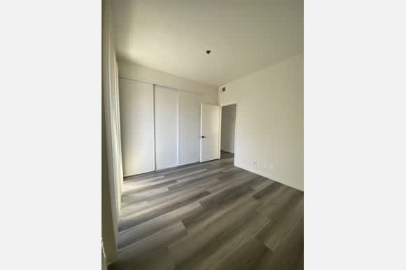 1220 N Las Palmas Ave – photo 3