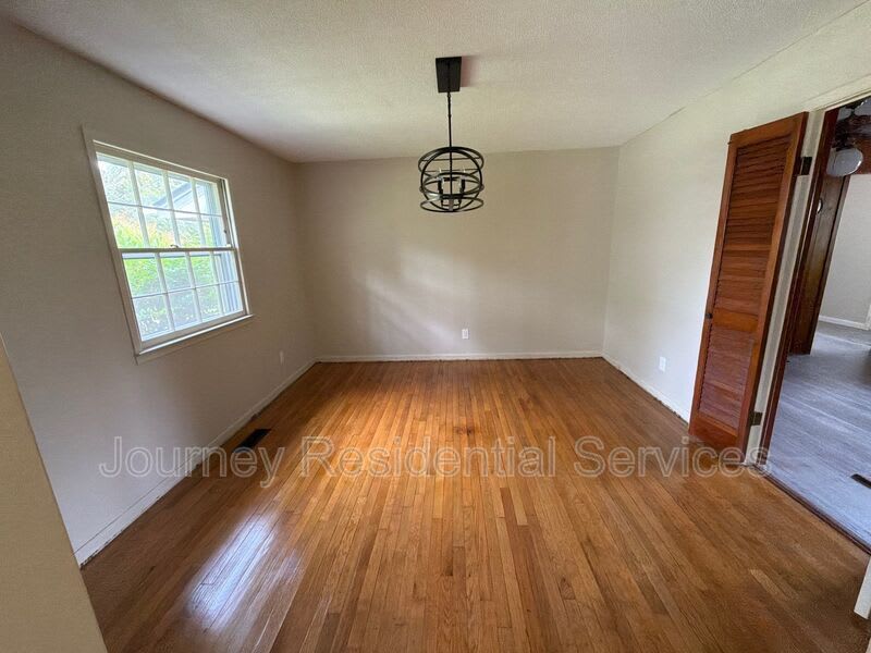 430 Hallmark Road – photo 5