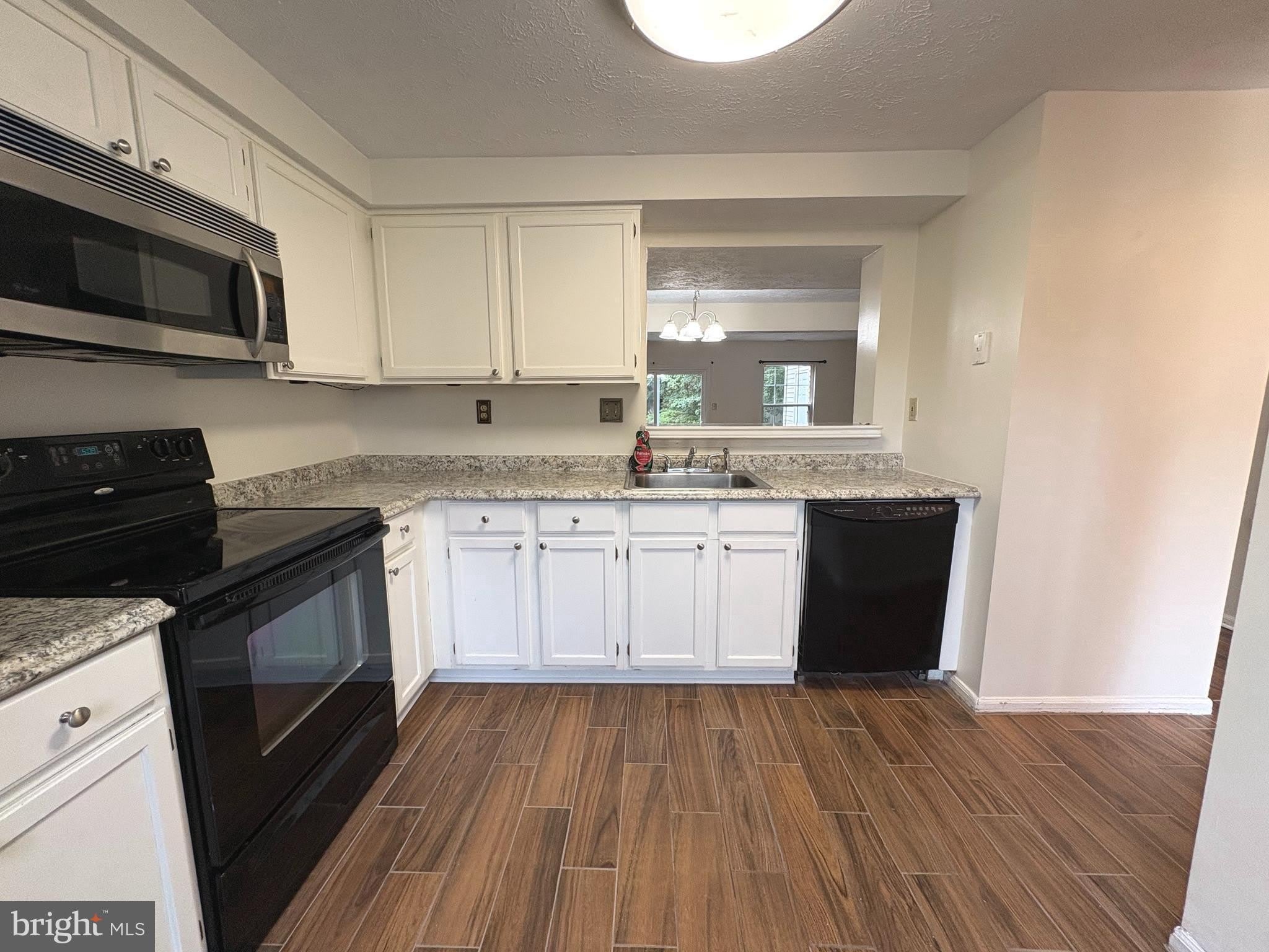 16 DORCHESTER Circle – photo 3