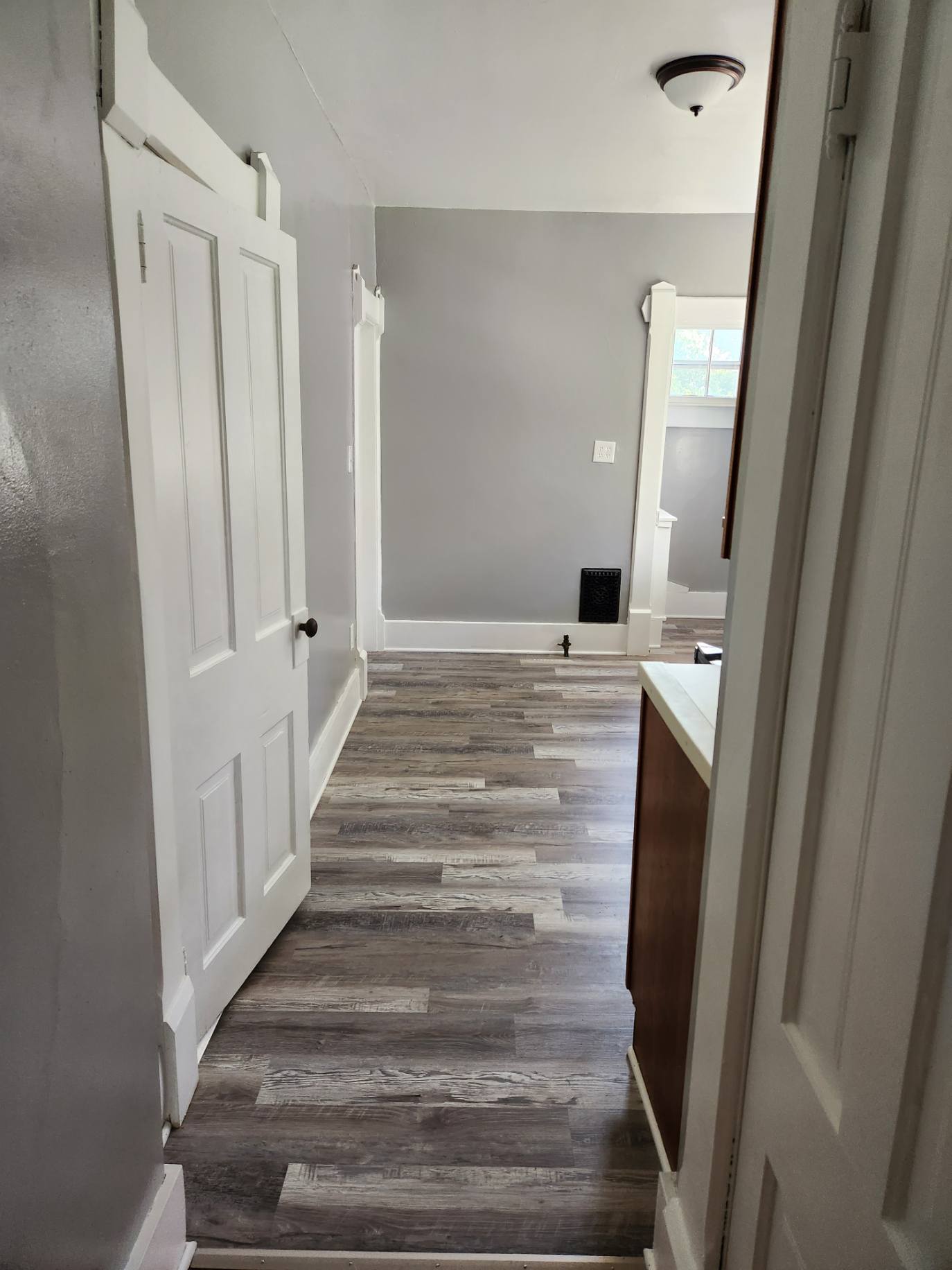 632 E Seminary St – photo 4