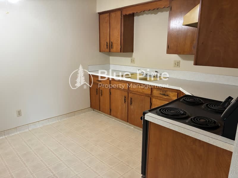 1680 Calkins Avenue – photo 3