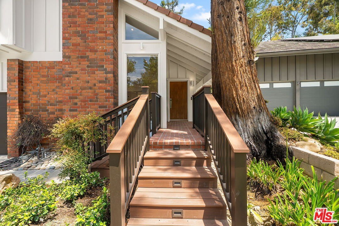 10311 Clusterberry Ct – photo 2