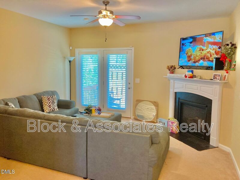3006 Courtney Creek Blvd – photo 4