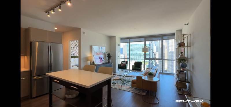 737 W Washington Blvd – photo 1