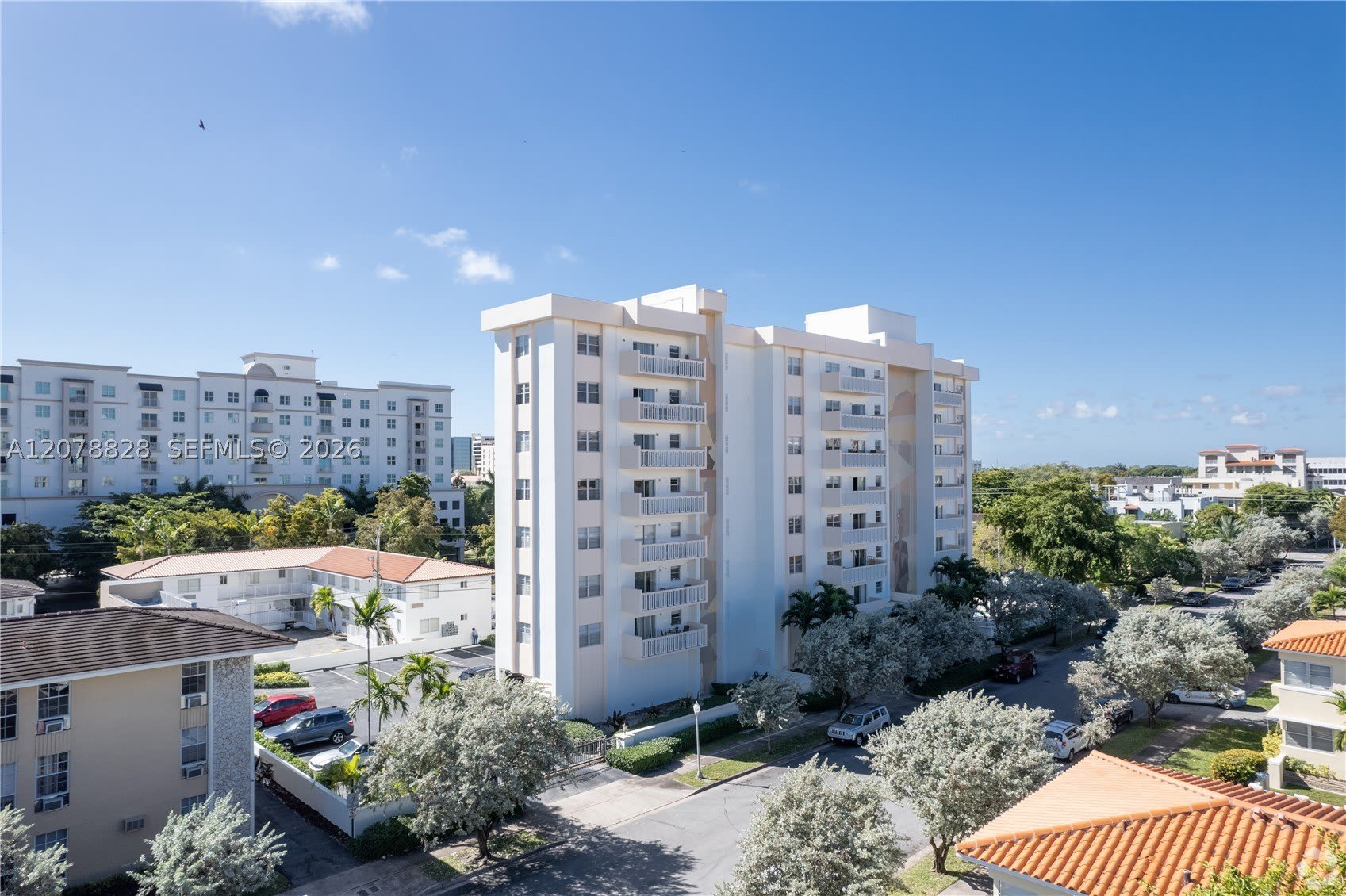 Corinthian Plaza – photo 2