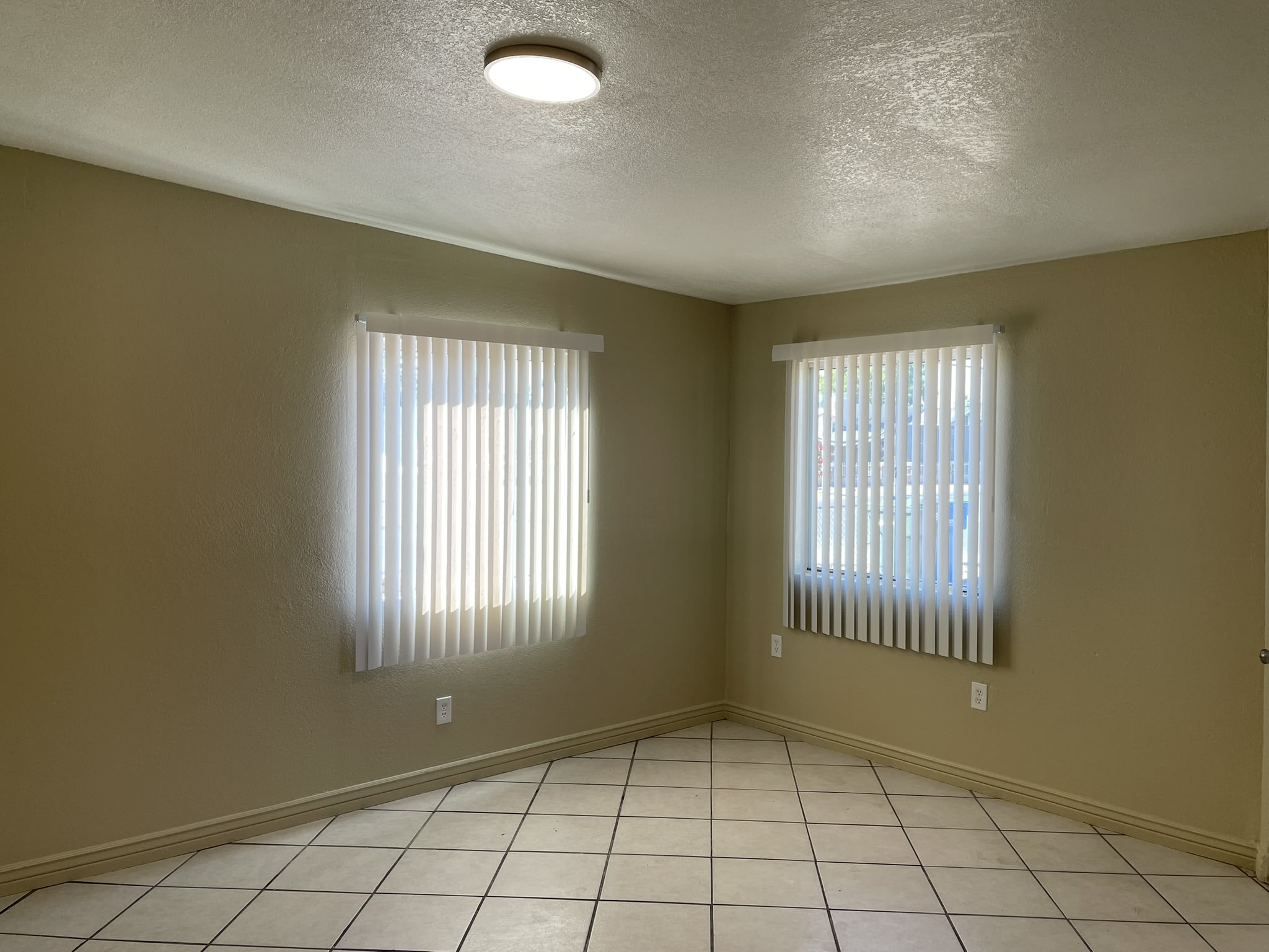 1701 E. Harvard Street – photo 4