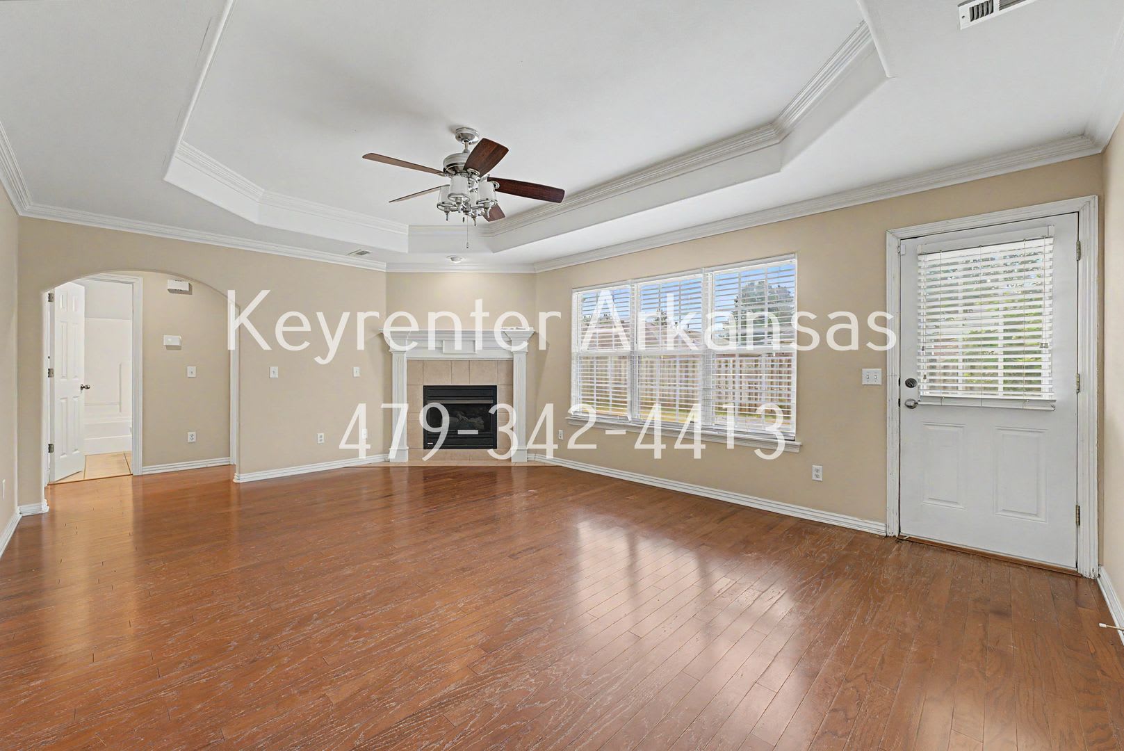 Beautiful 3 Bed, 2 Bath Bentonville Home with Fireplace & Fenced Backyard – photo 3