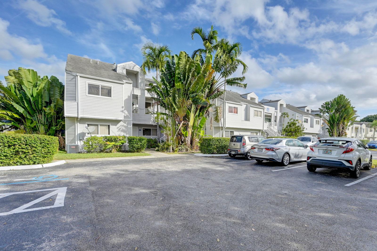 3453 Northwest 44th Street – photo 2