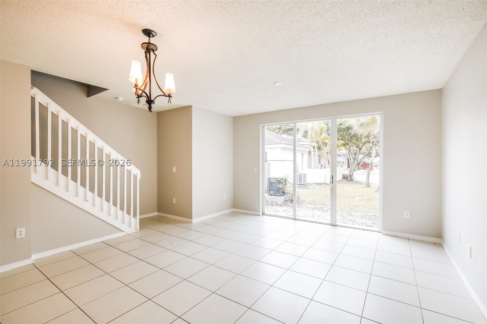 2281 NE 42nd Cir – photo 2