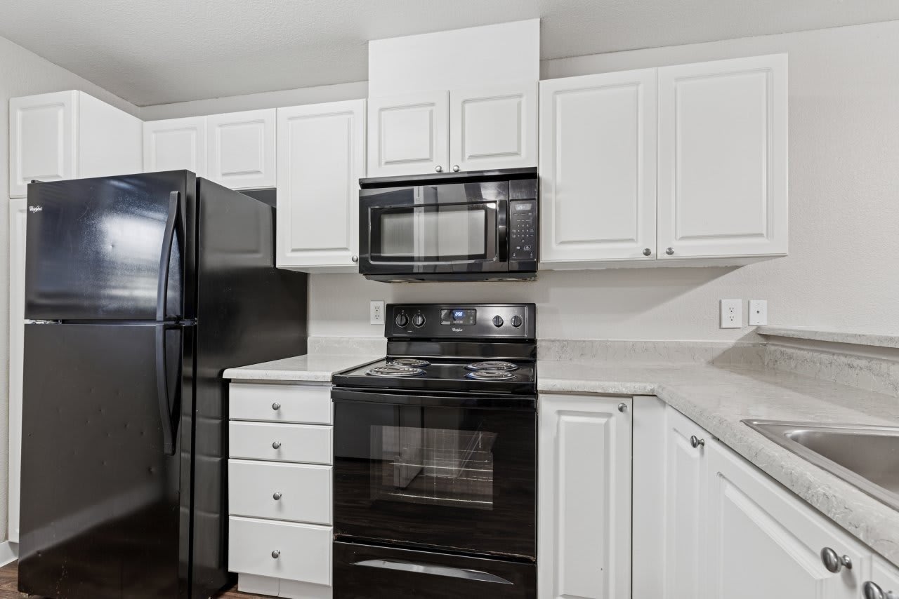 Saratoga Apartments – photo 1
