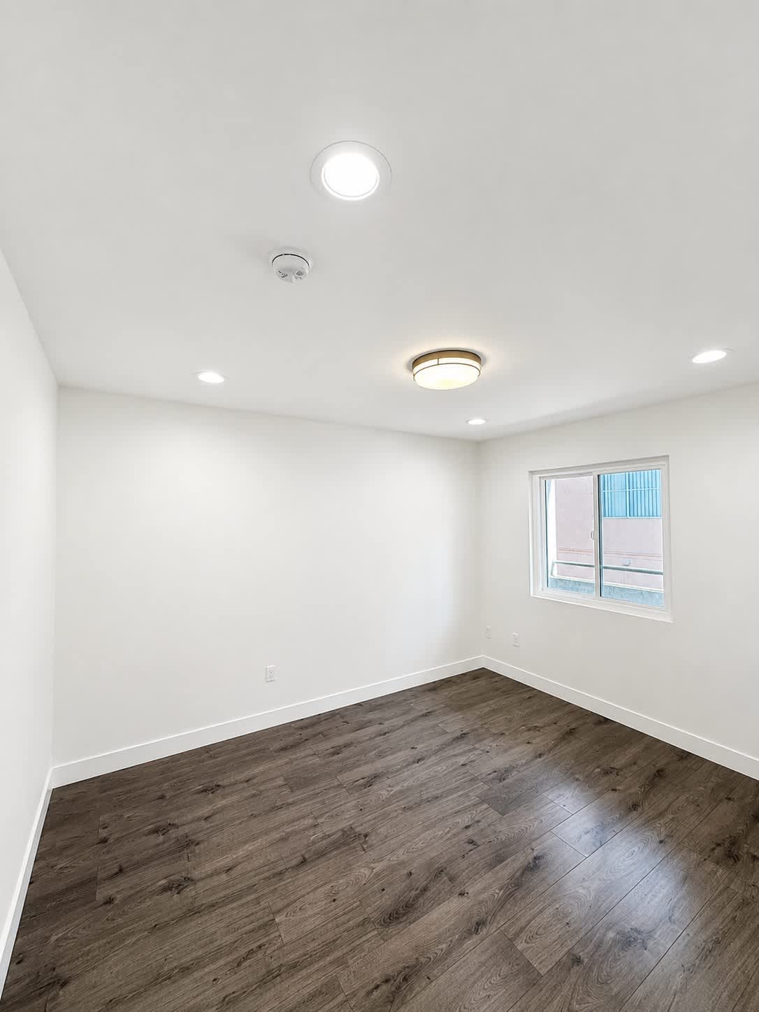 1943 Tamarind Ave – photo 4