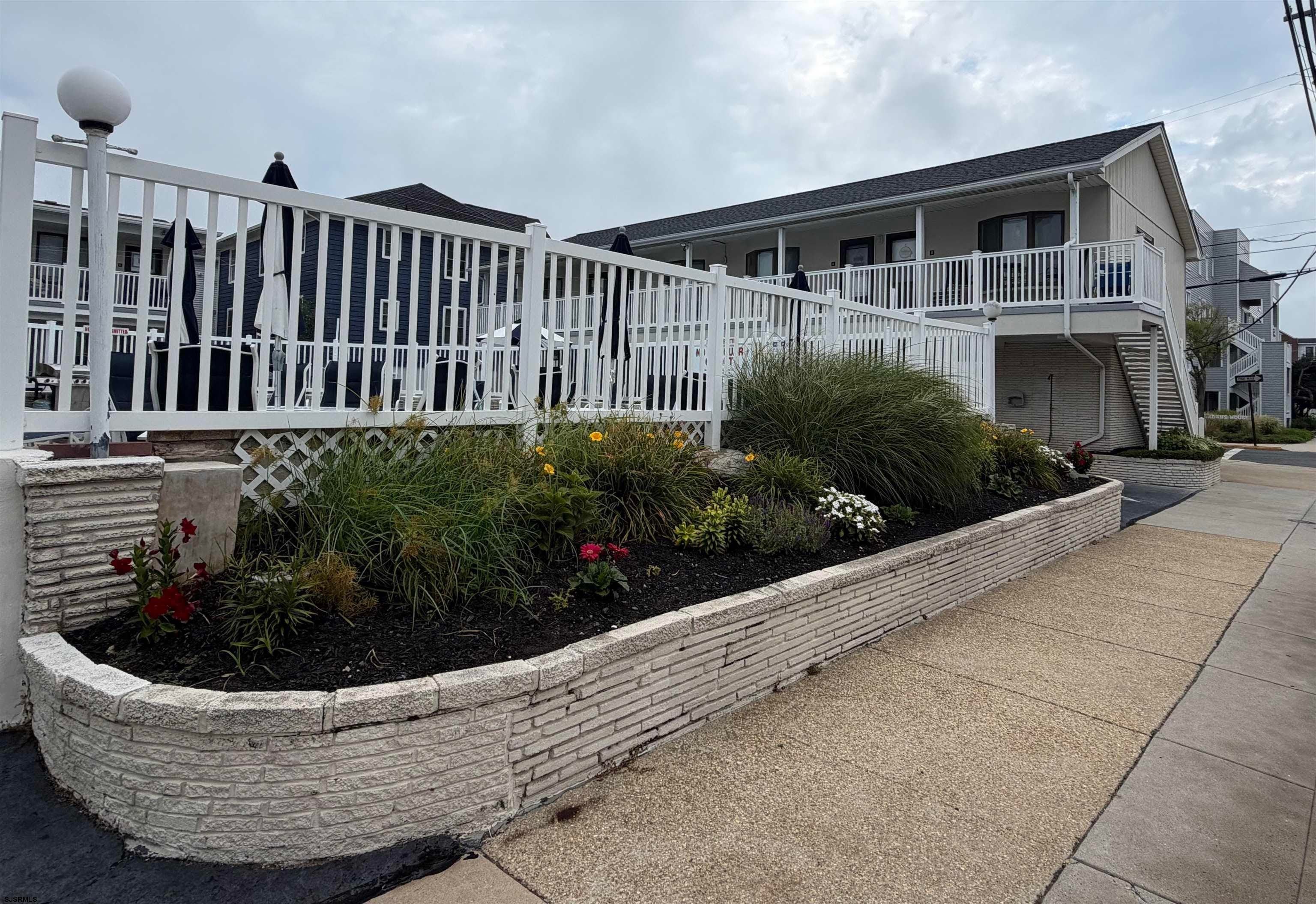 9401 Pacific Ave – photo 1