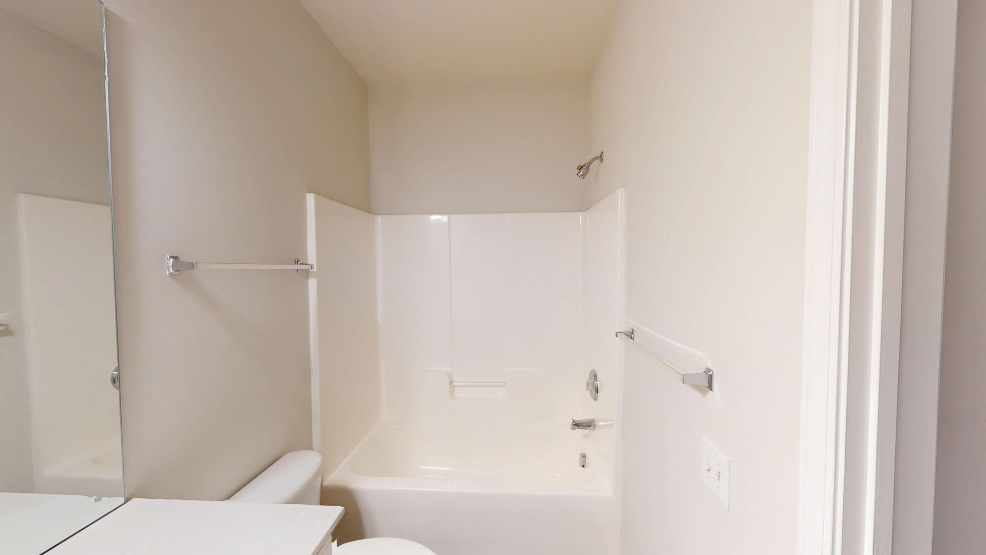 Recently updated condo in the heart of Ballantyne – photo 5