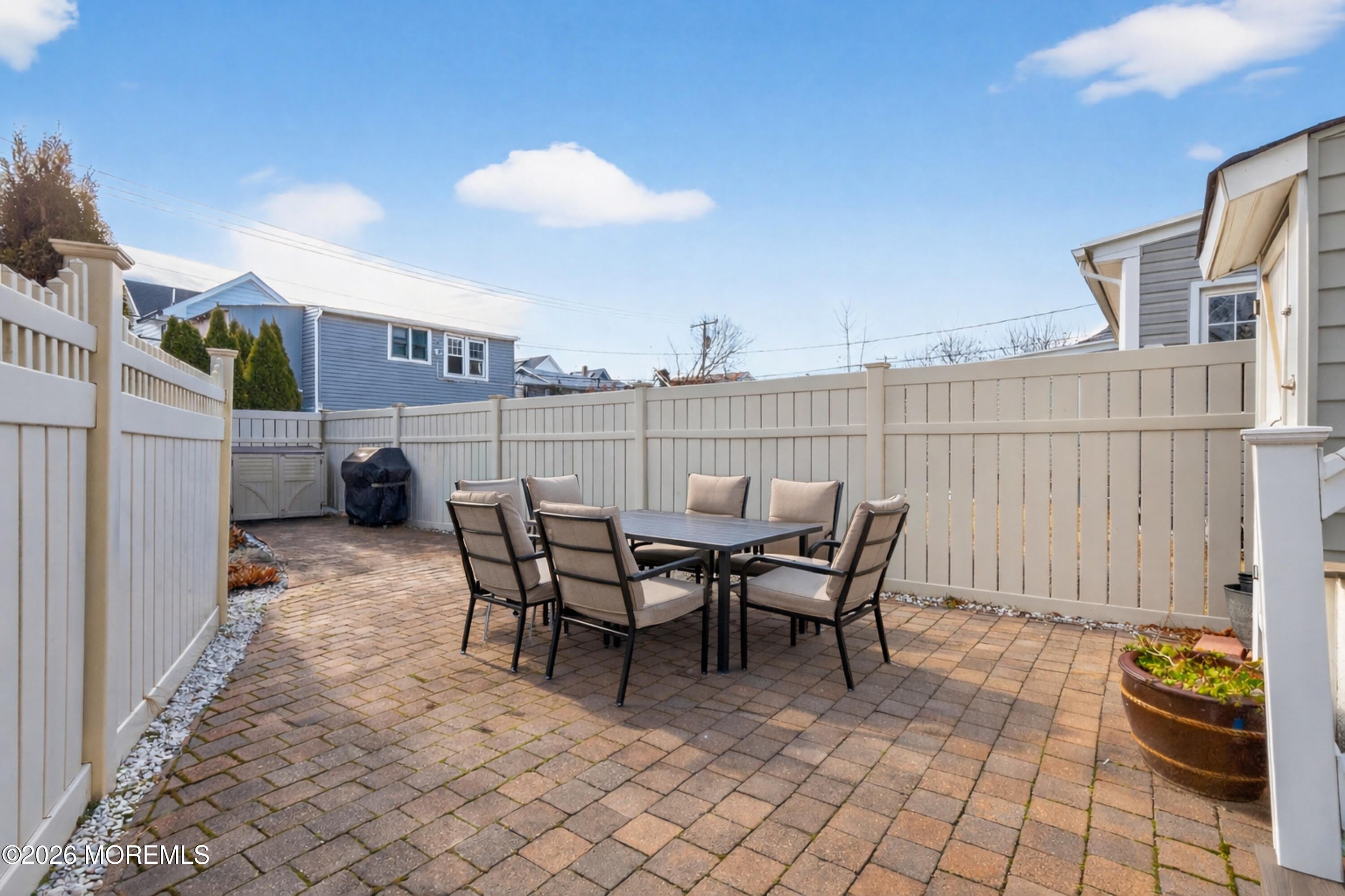 211 Lareine Avenue – photo 5