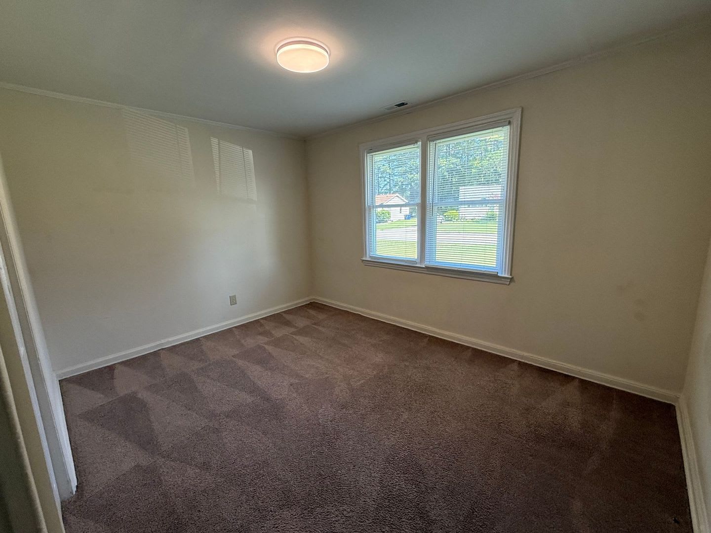 2 bedroom, 1 bath duplex – photo 4