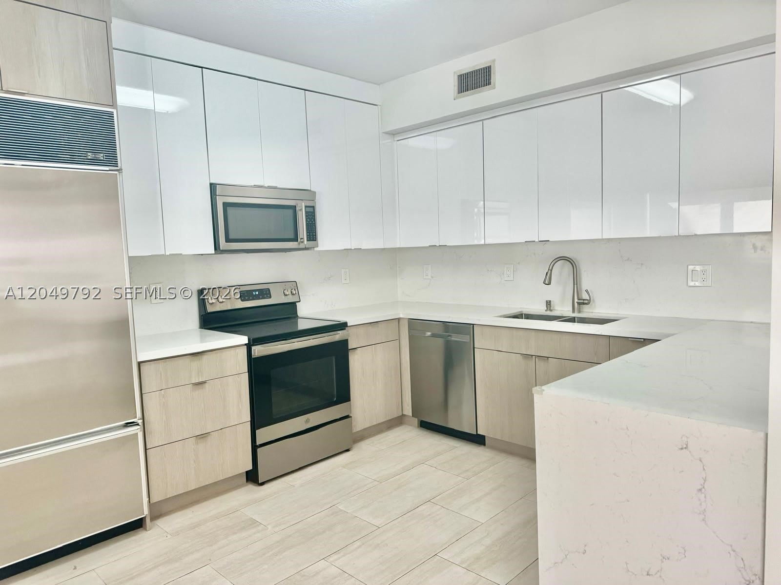 8441 SW 124th Ave – photo 2
