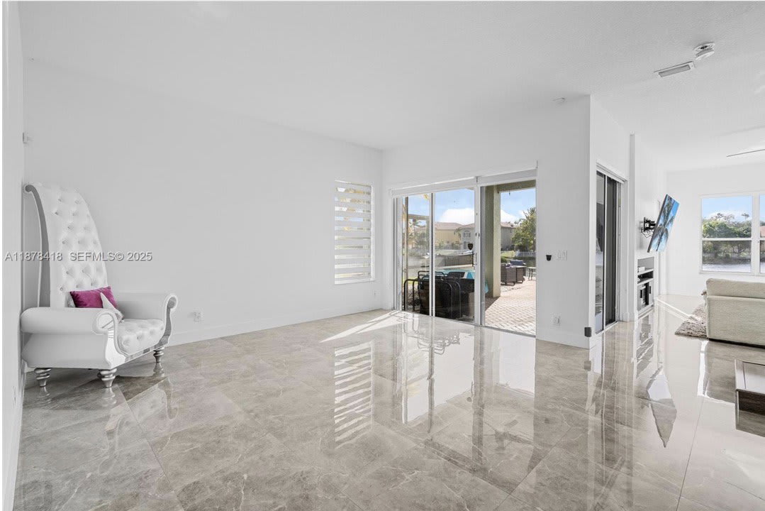 13398 Southwest 28th Street – photo 4