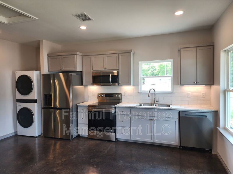 405 North Logan Lane – photo 3