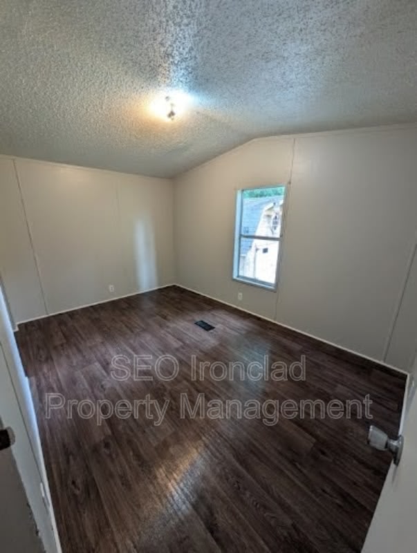 515 Orme Ave – photo 4