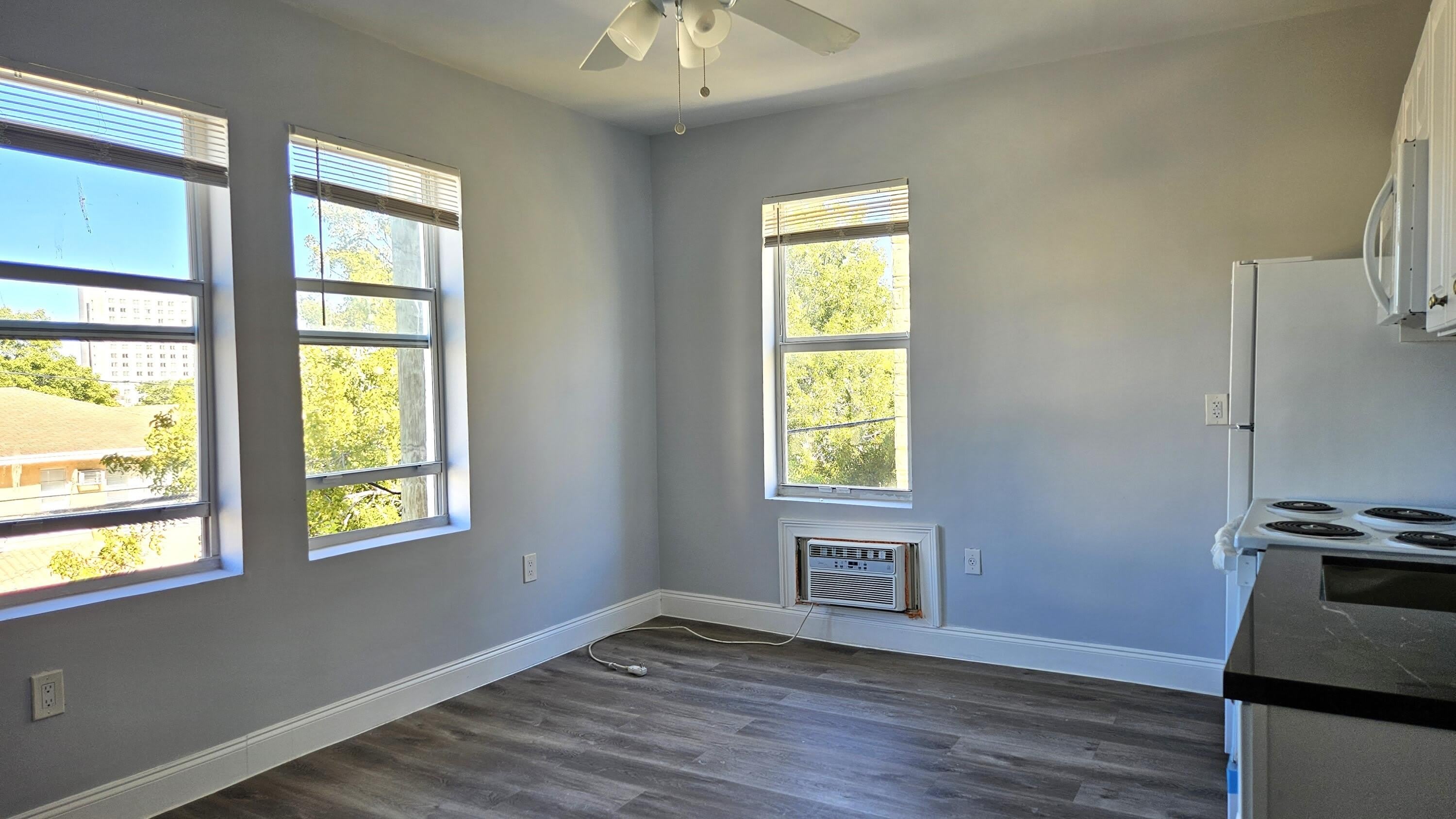 1142 SW 4th Street – photo 2