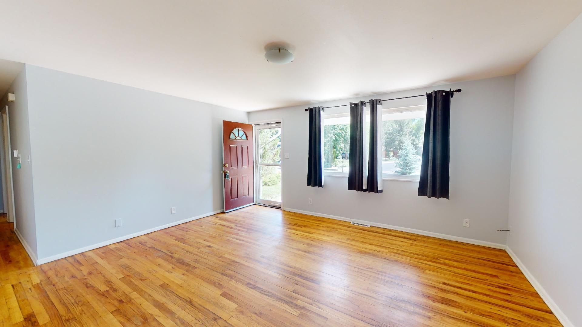 Great home! 3/1.5 w flex room! – photo 4