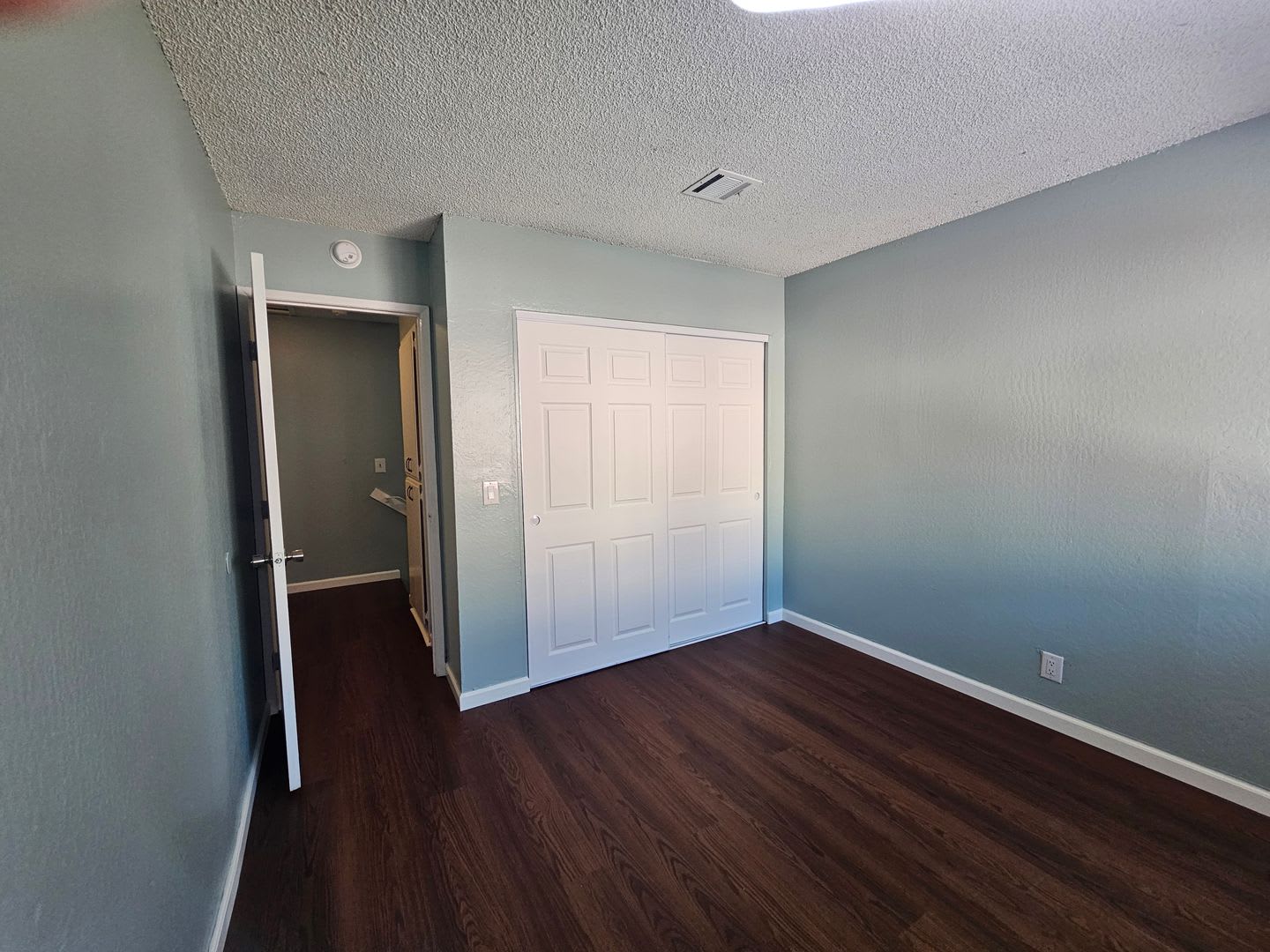 Sunny and Bright 2 Bedroom Townhome in Vallejo CA – photo 5