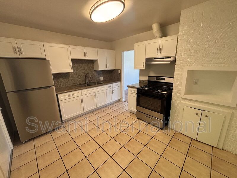 13233 Kornblum Avenue – photo 2