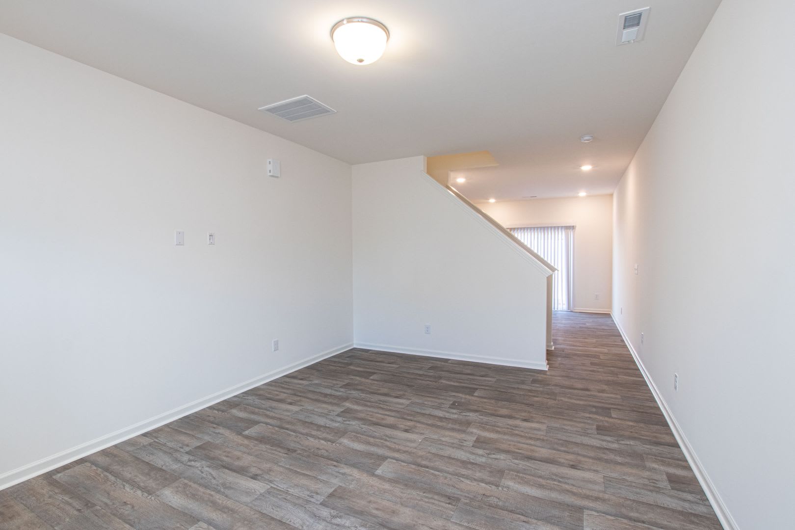 BEAUTIFUL 3BD/2.5BTH Townhome – photo 2