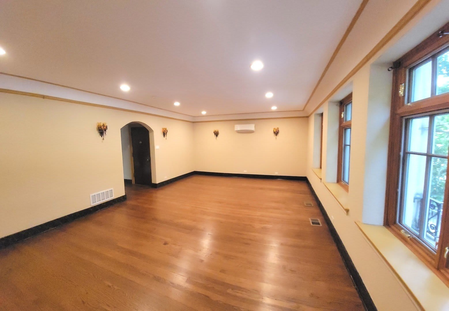 2151 W Granville Avenue – photo 3