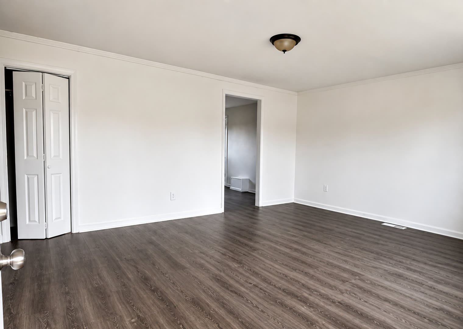 For Lease – photo 5
