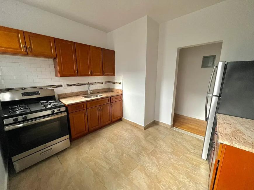 1738 University Avenue – photo 3